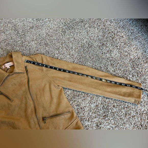 Women’s EUC suede jacket - Picture 2 of 4